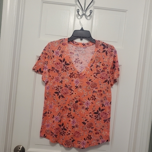 LOFT Floral Print vneck tee shirt 100% cotton Size Small, colorful - Picture 8 of 9